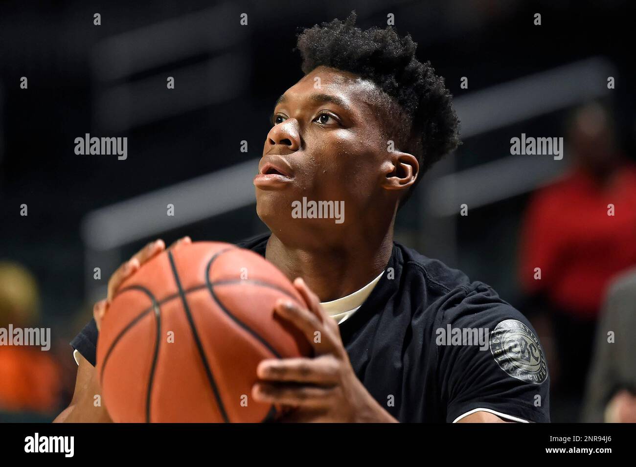 CORAL GABLES, FL - FEBRUARY 15: Miami forward Anthony Walker (11) warms up prior to the game as the University of Miami Hurricanes faced the Wake Forest University Demon Deacons on February 15, 2020, at the Watsco Center in Coral Gables, Florida. (Photo by Samuel Lewis/Icon Sportswire) (Icon Sportswire via AP Images) Stockfoto