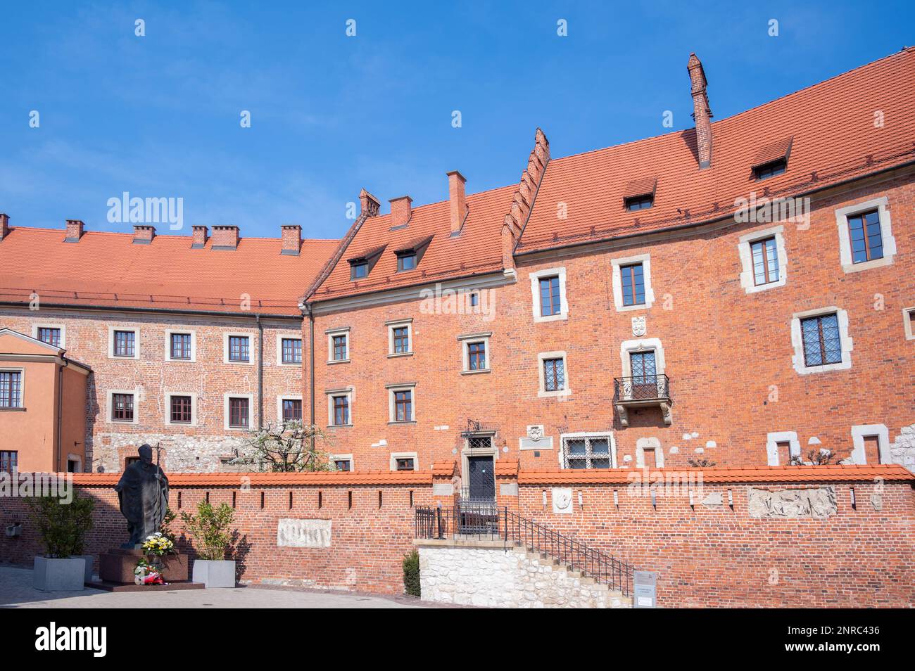 Statue von Papst Paul Johannes II. Auf Schloss Wawel, Krakau Polen. Stockfoto