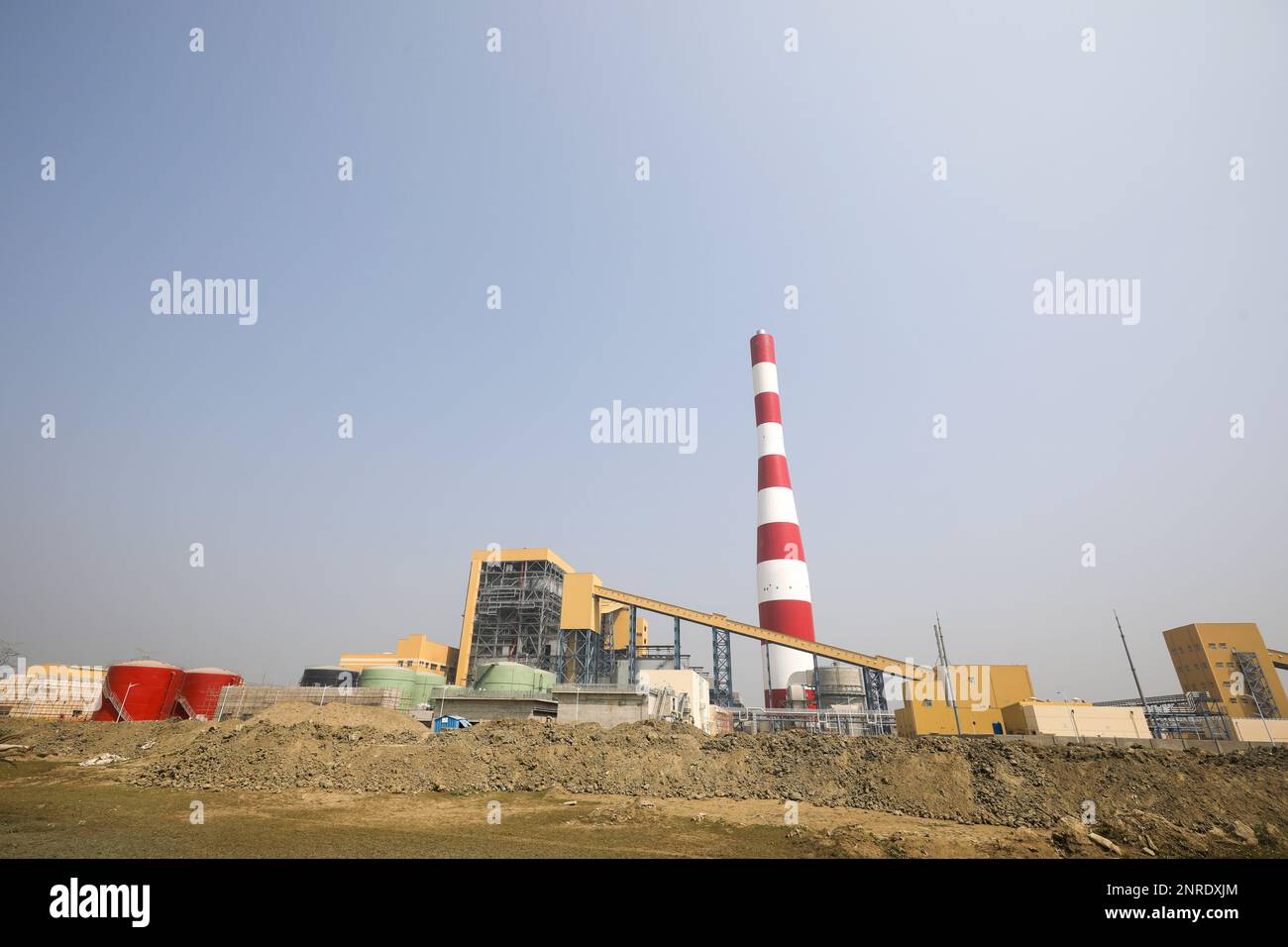 26. Februar 2023, Chattogram, Bangladesch Aktueller Status eines 1.224-Megawatt-Kohlekraftwerks der SS. Stockfoto