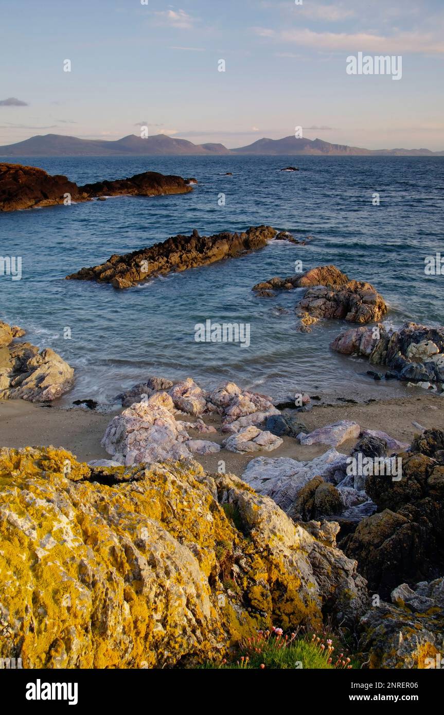 Blick vom Twr Mawr Lighthouse, Llanddwyn Island, Anglesey, North Wales, Großbritannien, Stockfoto