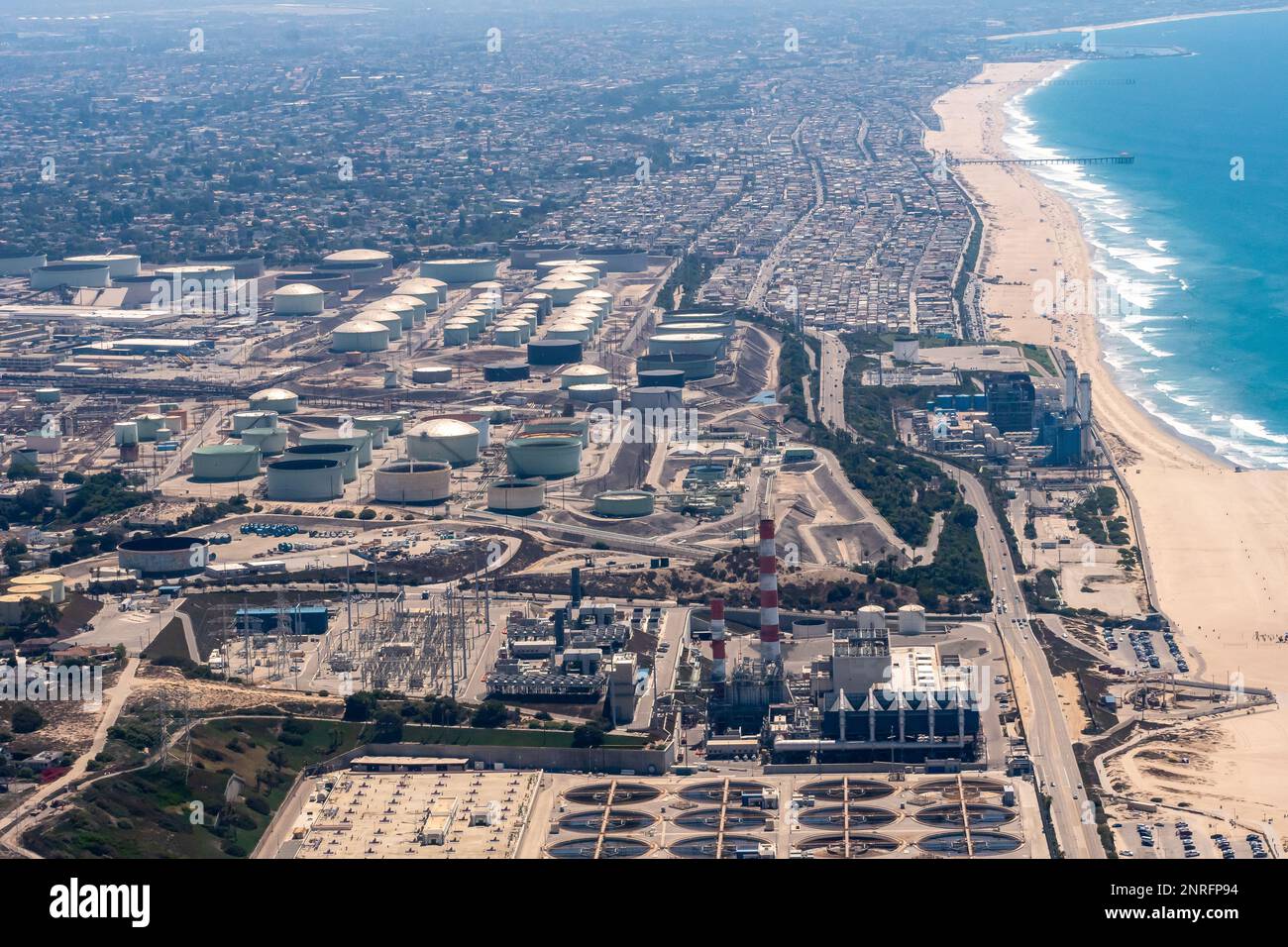 Luftaufnahme der Hyperion Water Reclamation Plant und des Strandes Stockfoto