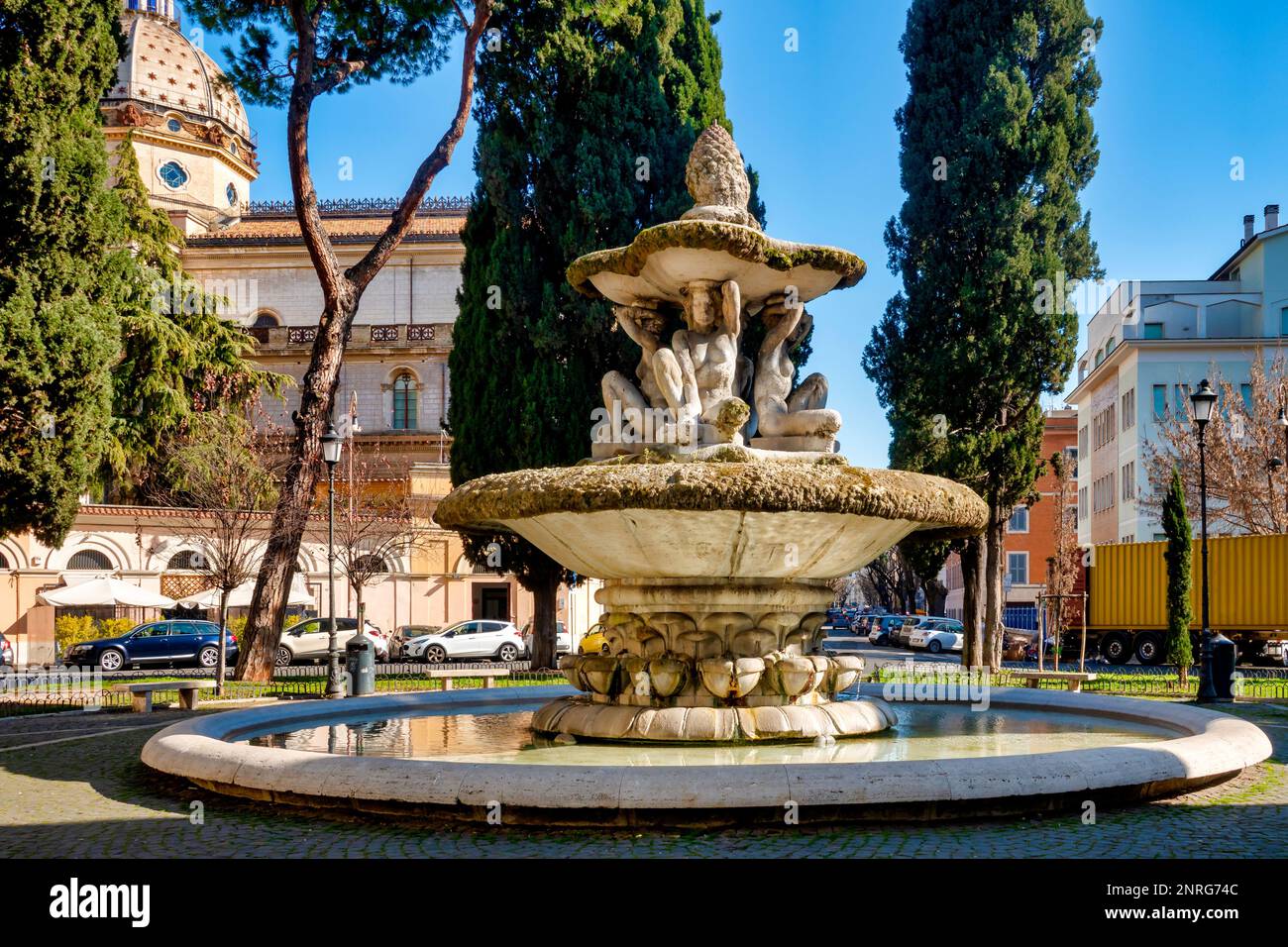 Brunnen der Karibiden auf der Piazza dei Quiriti, Rom, Italien Stockfoto