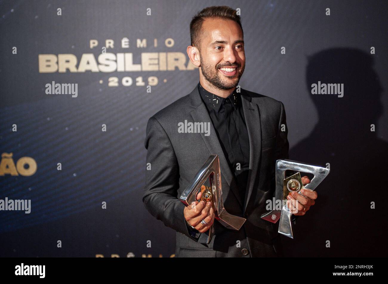 RJ - Rio de Janeiro - 09/12/2019 - Brazilian Prize 2019 - Everton Ribeiro Flamengo player, during the award ceremony of the Brazilian Prize 2019, promoted by CBF, to award the best of each position of the 2019 Brazilian Championship, held at Warehouse 2, downtown Rio de Janeiro. Photo: Allan Carvalho / AGIF (via AP) Stockfoto