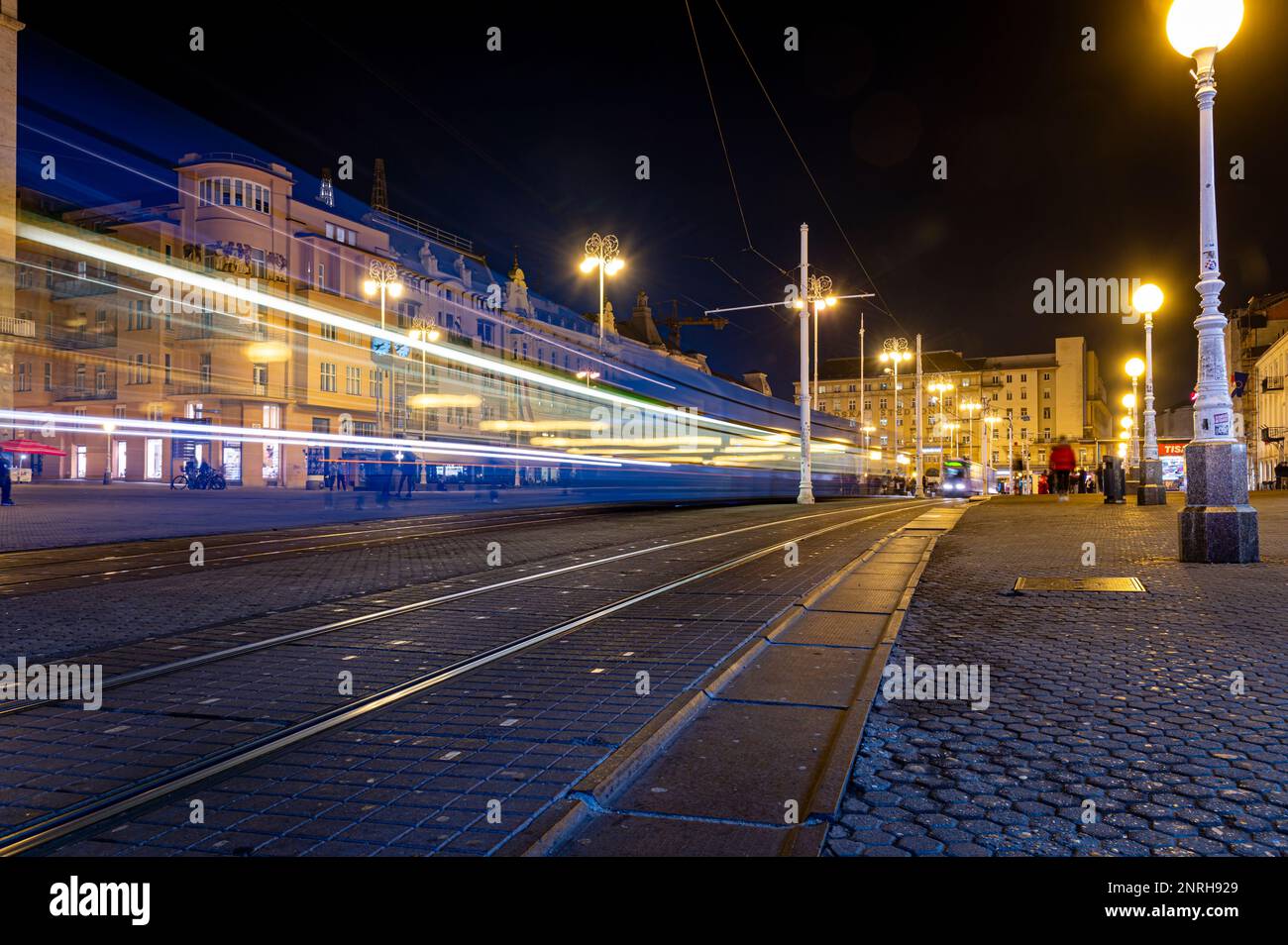 Lange Straßenbahnfahrt in Zagreb, Kroatien Stockfoto