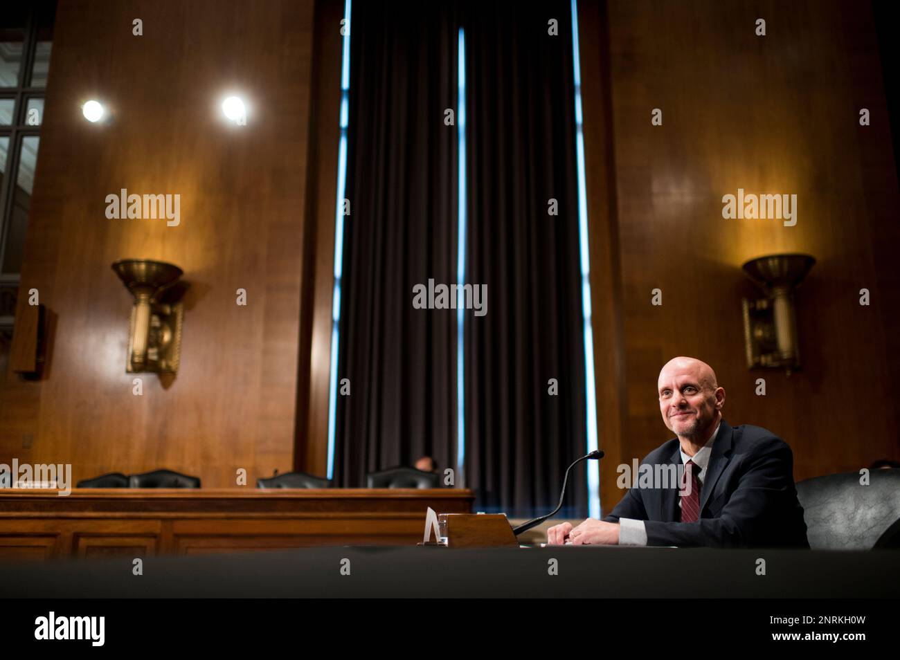 UNITED STATES - NOVEMBER 20: Stephen Hahn, nominee to be commissioner of the Food and Drug Administration, testifies during his confirmation hearing in the Senate Health, Education, Labor and Pensions Committee on Wednesday, Nov. 20, 2019. (Photo By Bill Clark/CQ Roll Call via AP Images) Stockfoto