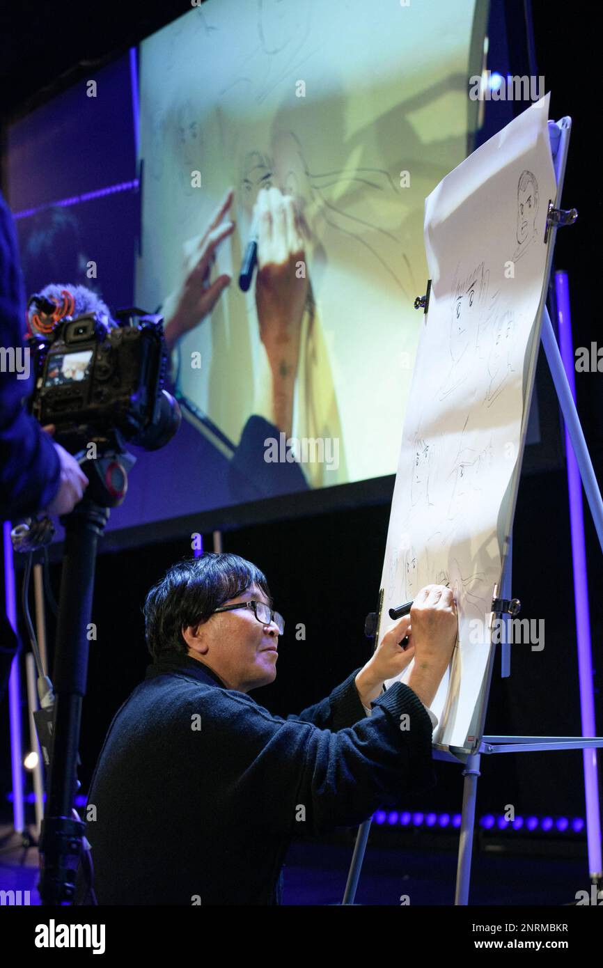 Yoichi Takahashi, großer japanischer Mangaka, zeichnet auf der Magic Monaco Konferenz. 1980 veröffentlichte er seine erste Serie in der Zeitschrift Shōnen Jump, Captain Tsubasa, bekannt als Olive und Tom in Frankreich. Diese Fußballserie ist ein großer Erfolg und wird sogar in eine animierte Fernsehserie umgewandelt. MAGIC ist eine Veranstaltung für alle Popkultur-Fans, die Kunst, Animation, Videospiele, Manga, Comics, Wissenschaft und Bildung, am 25. Und 26. Februar 2023 auf dem Grimaldi-Forum in Monaco. Foto von Jana Nennen Sie mich J/ABACAPRESS.COM Stockfoto