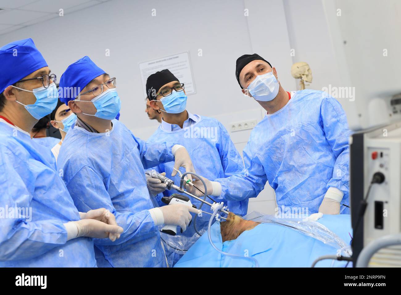 Schilddrüsenchirurgie-Workshop über die Leiche Stockfoto