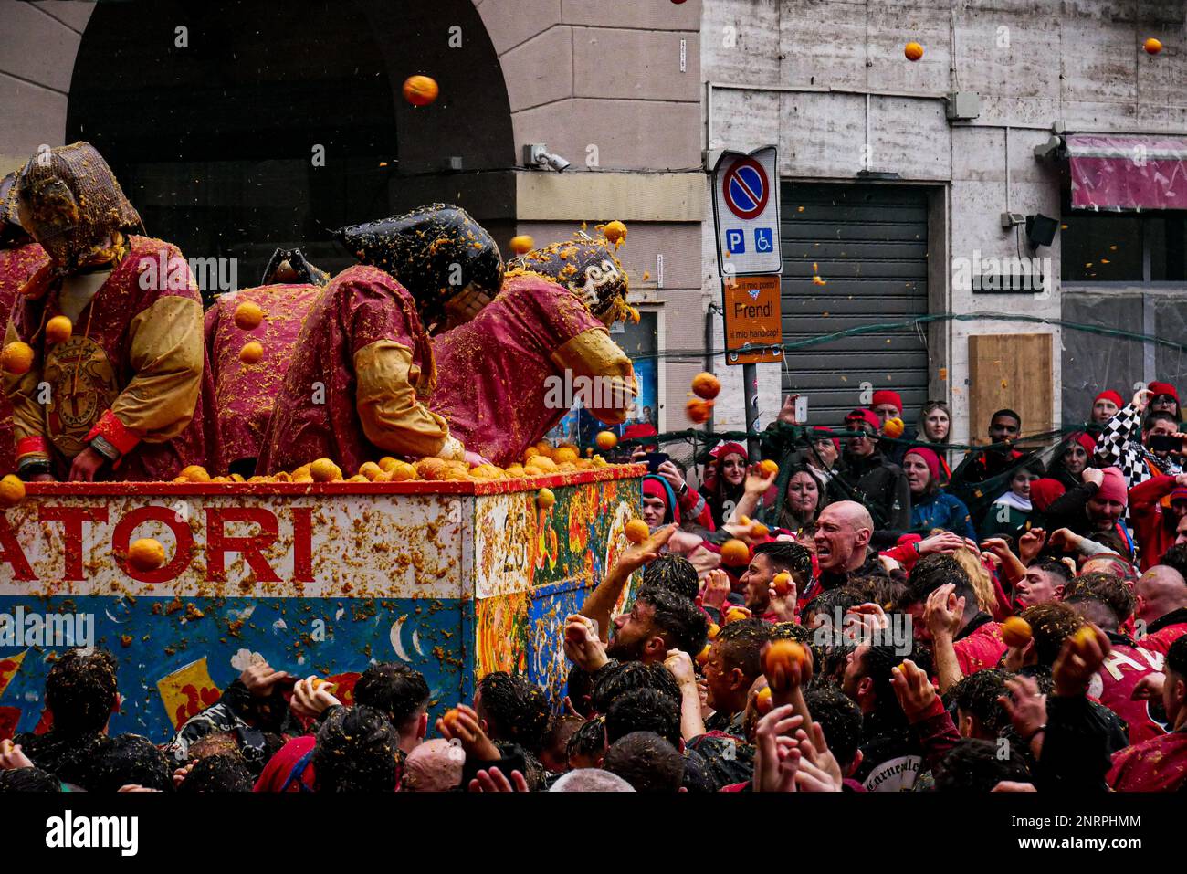 Der historische Karneval von ivrea 2023 Stockfoto