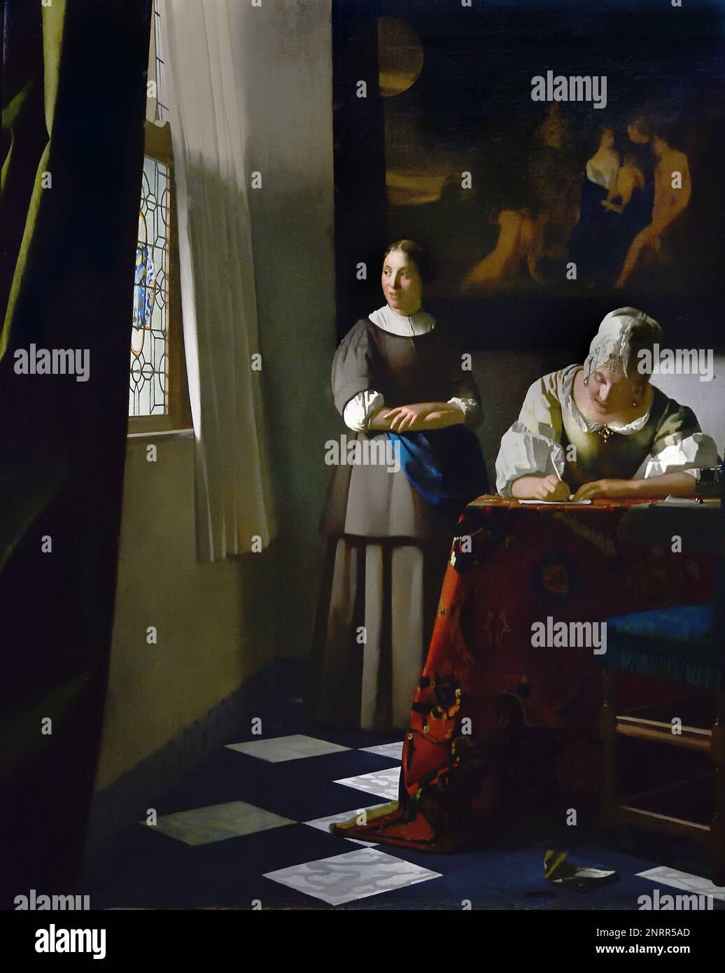 Frau, die mit ihrem Dienstmädchen einen Brief schreibt, von Johannes Vermeer oder Jan Vermeer 1632 - 1675, Delft, Niederlande, Niederländisch, Holland, (Holländischer Maler im Goldenen Zeitalter, einer der größten Maler des 17. Jahrhunderts. Bevorzugte zeitlose, gedämpfte Momente, bleibt rätselhaft, unnachahmliches Farbschema und verwirrender Lichtinhalt) Stockfoto