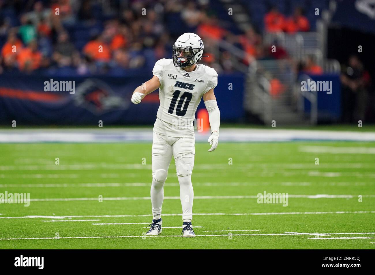 SAN ANTONIO, TX - OCTOBER 19: Rice Owls wide receiver Austin Trammell (10) lines up during the college football game between the Rice Owls and UTSA Roadrunners on October 19, 2019 at the Alamodome in San Antonio, Texas. (Photo by Daniel Dunn/Icon Sportswire) (Icon Sportswire via AP Images) Stockfoto
