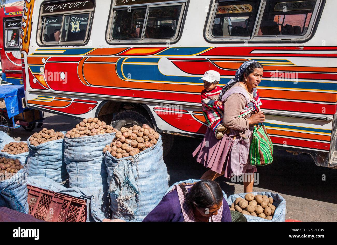 Straßenszene, Markt La Cancha, Cochabamba, Bolivien Stockfoto