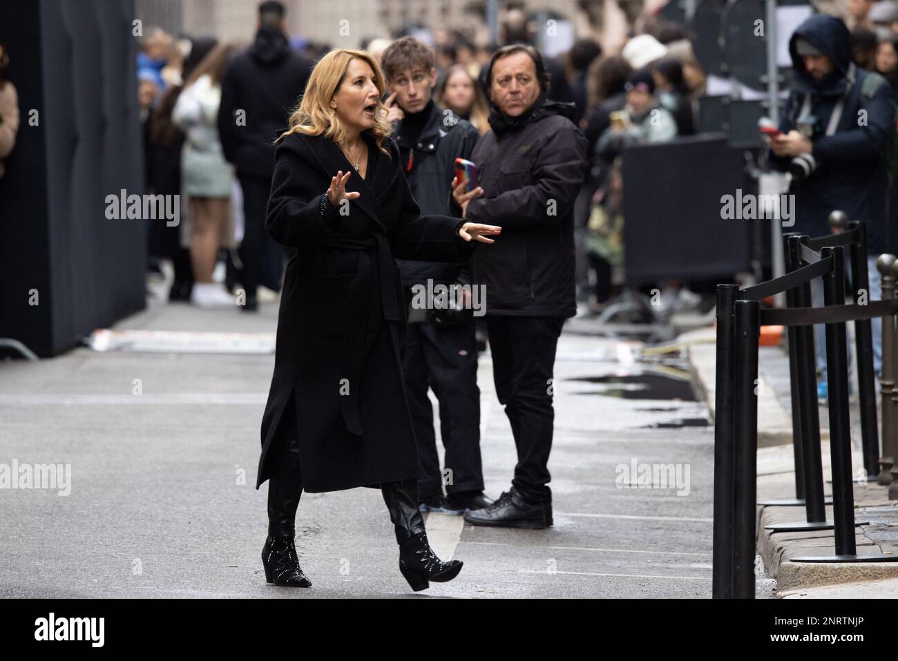 Jo Squillo ist in der ersten Reihe der Giorgio Armani Modenschau