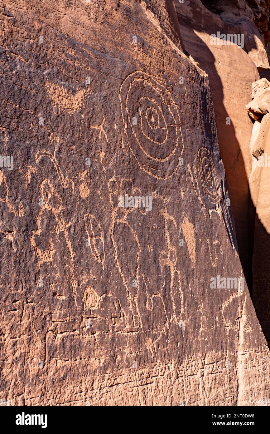 Eine prähispanische Felszeichnungen-Felskunst-Panik der Fremont-Kultur von Jug Handle Arch bei Moab, Utah. Stockfoto