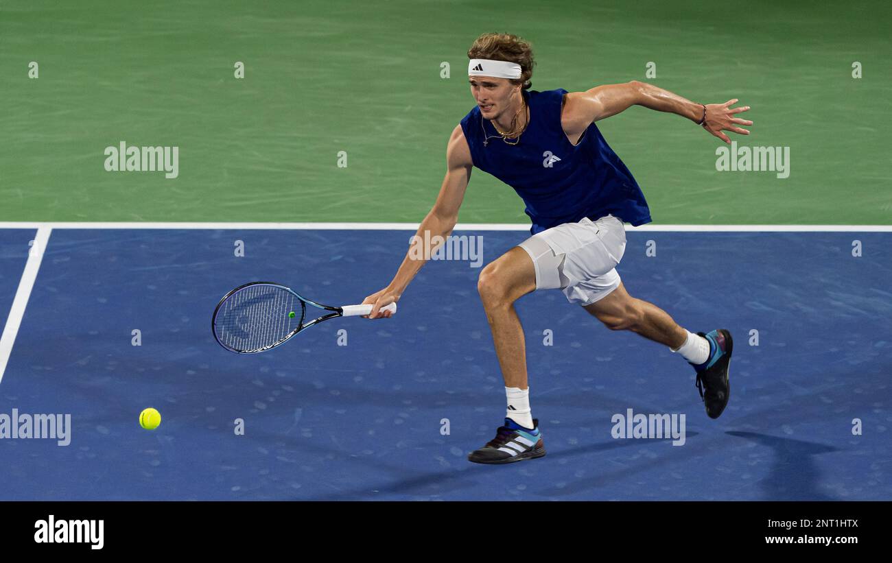 Dubai, Vereinigte Arabische Emirate. 27. Februar 2023: Alexander Zverev (GER) gegen Jiri Lehecka (CZE) während des Spiels der Dubai Duty Free Tennis Championships 2023 (ATP 500) am 27. Februar 2023 in Dubai, Vereinigte Arabische Emirate. Foto: Victor Fraile / Power Sport Images Stockfoto
