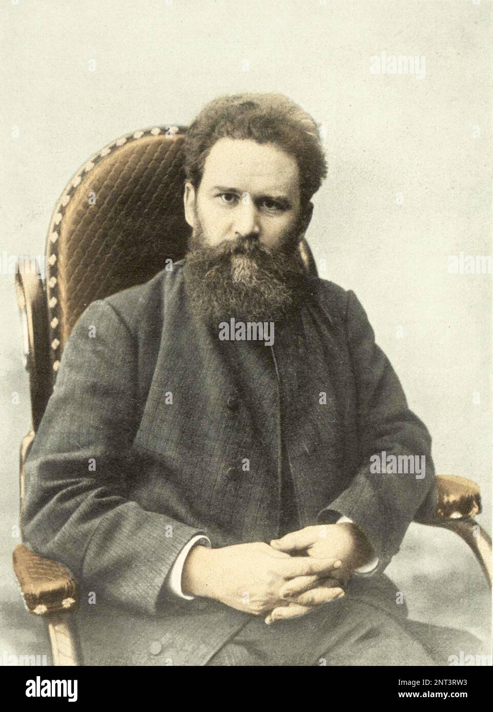 Fotoporträt von Wladimir Galakiowitsch Korolenko. Foto von 1902. Wladimir Galaktionovich Korolenko (1853-1921) - russischer Schriftsteller, Journalist, Prosa-Schriftsteller und -Herausgeber, öffentliche Figur. Ein bekannter Publizist, der Anerkennung für seine Menschenrechtsaktivitäten verdient hat, sowohl während der Jahre der zaristischen Macht als auch während des Bürgerkriegs und der Sowjetmacht. Korolenko war mit der revolutionären Bewegung in Verbindung gebracht worden, für die er wiederholt verhaftet und ins Exil verbannt wurde. Stockfoto