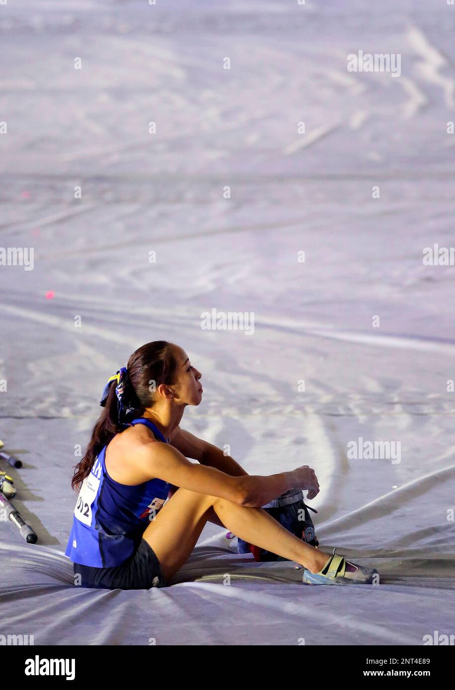 Akiyo Noguchi of Japan competes during the women bouldering combined qualifying of the IFSC Climbing World Championships 2019 Hachioji at Esforta Areana Hachioji in Tokyo on August 18, 2019. ( The Yomiuri Shimbun via AP Images ) Stockfoto