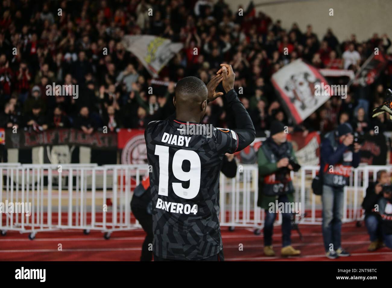 Moussa Diaby von Bayer 04 Leverkusen während der UEFA Europa League, Fußballspiel zwischen AS Monaco und Bayer 04 Leverkusen, am 23. Februar 2023 im State Luis II in Monaco, Photo Ndrerim Kaceli Stockfoto