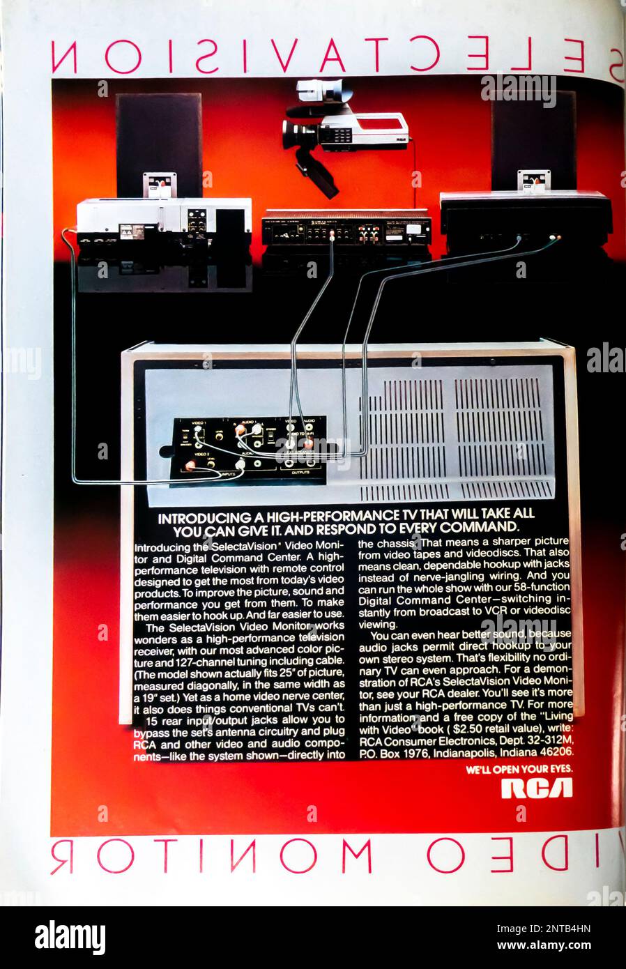 RCA TV Selectavision Monitor Werbespot in einer Zeitschrift von NatGeo, November 1983 Stockfoto