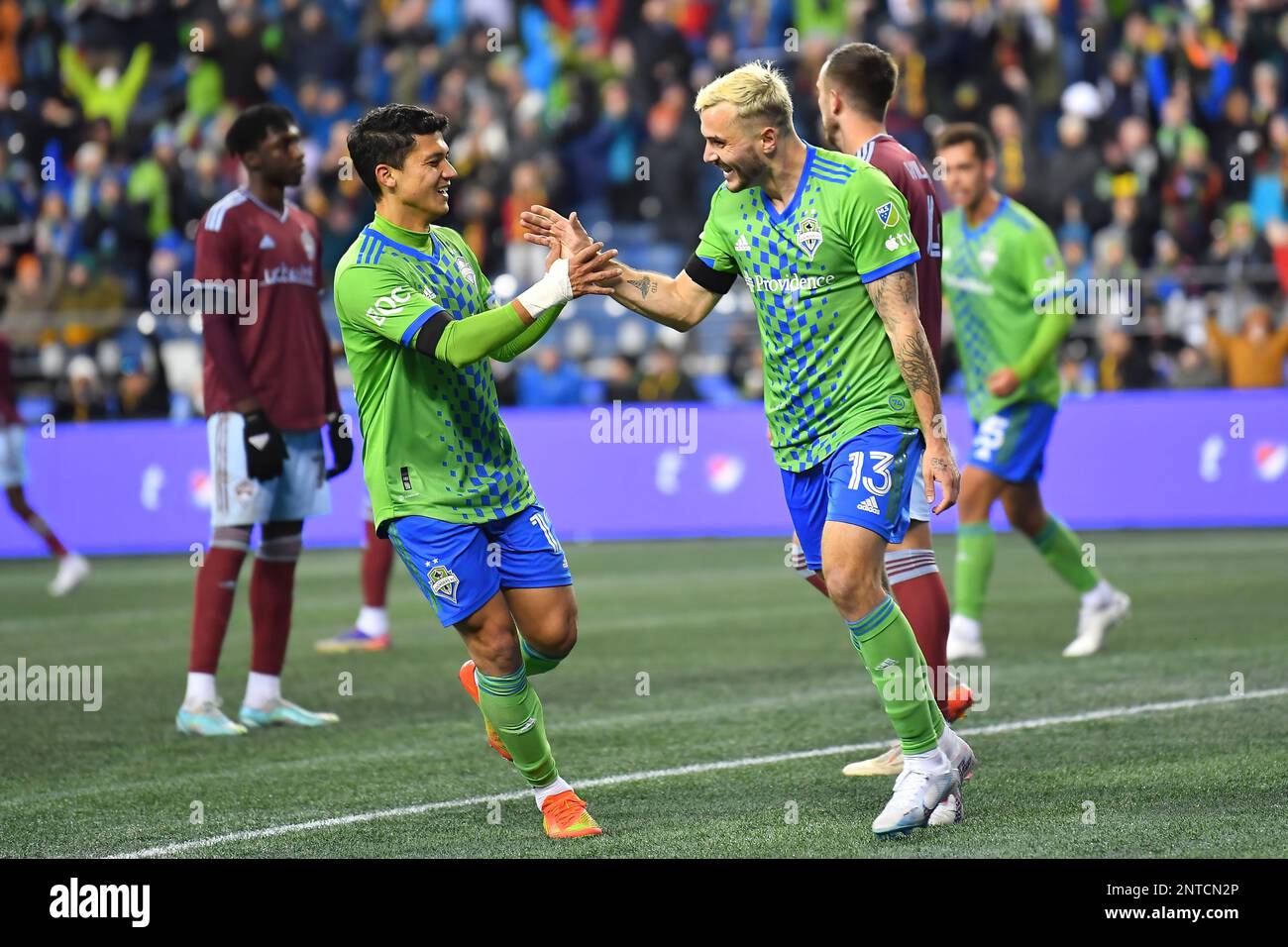 26. Februar 2023: Seattle Sounders Forward Jordan Morris (13) feiert das 4. Tor der Sounders während des MLS-Fußballspiels zwischen den Colorado Rapids und dem Seattle Sounders FC auf dem Lumen Field in Seattle, WA. Korrigiert eine frühere Version dieses Fotos mit einer falschen Überschrift. Steve Faber/CSM Stockfoto