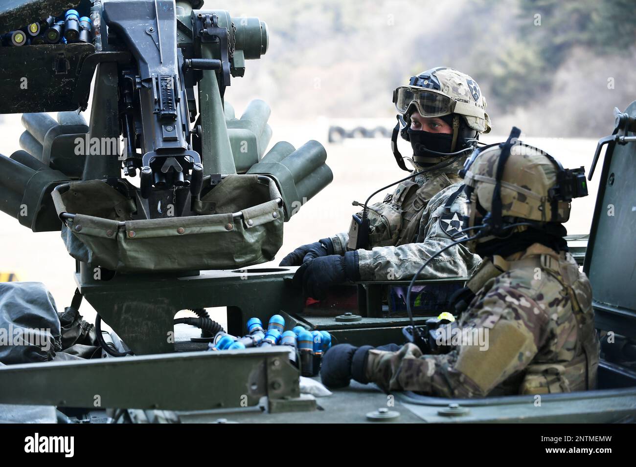 Pocheon, Gyeonggido, Südkorea. 9. Februar 2023. Das 2. Striker Brigade Kampfteam ist die 12. Einheit, die nach Südkorea abwechselnd eingesetzt wird, und die 1. Einheit, die abwechselnd als Striker Brigade eingesetzt wird. 2. Striker Brigade, 1-17. Battalion Qualification Live Fire, 9. Februar 2023, im Rodriguez Live-Fire Complex, Gyeonggi-do. Kredit: USA Marines/ZUMA Press Wire Service/ZUMAPRESS.com/Alamy Live News Stockfoto