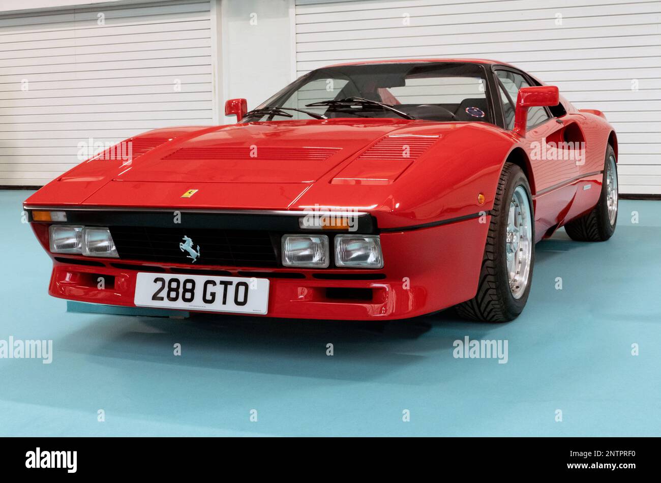 Ferrari 288 GTO bei der London Classic Car Show im Olympia UK 2023 Stockfoto