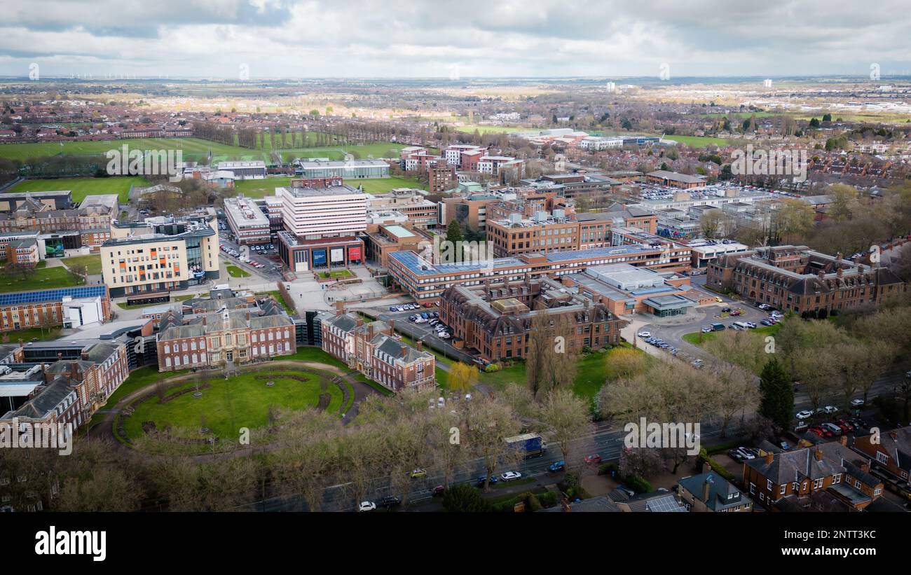 Hull University Campus ariel Drone Blick auf Gebäude und Stadtlandschaft. Stockfoto