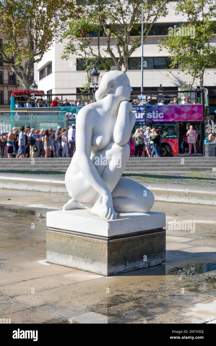 Skulptur „La Deessa“ von Josep Clarà, Placa de Catalunya, Barcelona, Spanien Stockfoto