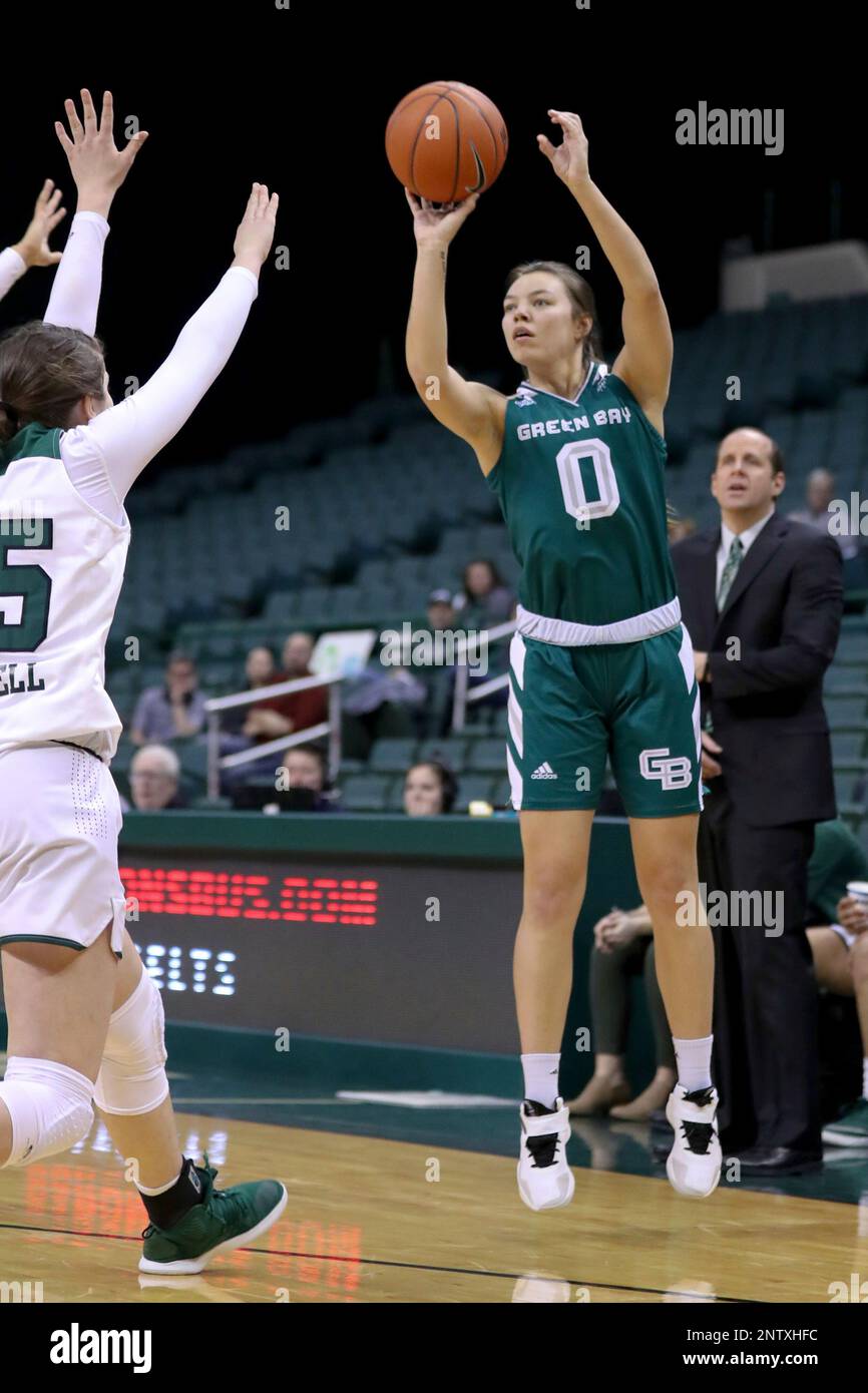 CLEVELAND, OH - FEBRUARY 17: Green Bay Phoinex guard Hailey Oskey (0) shoots during the second quarter of the women's college basketball game between the Green Bay Phoenix at Cleveland State Vikings on February 17, 2019, at the Wolstein Center in Cleveland, OH.(Photo by Frank Jansky/Icon Sportswire) (Icon Sportswire via AP Images) Stockfoto