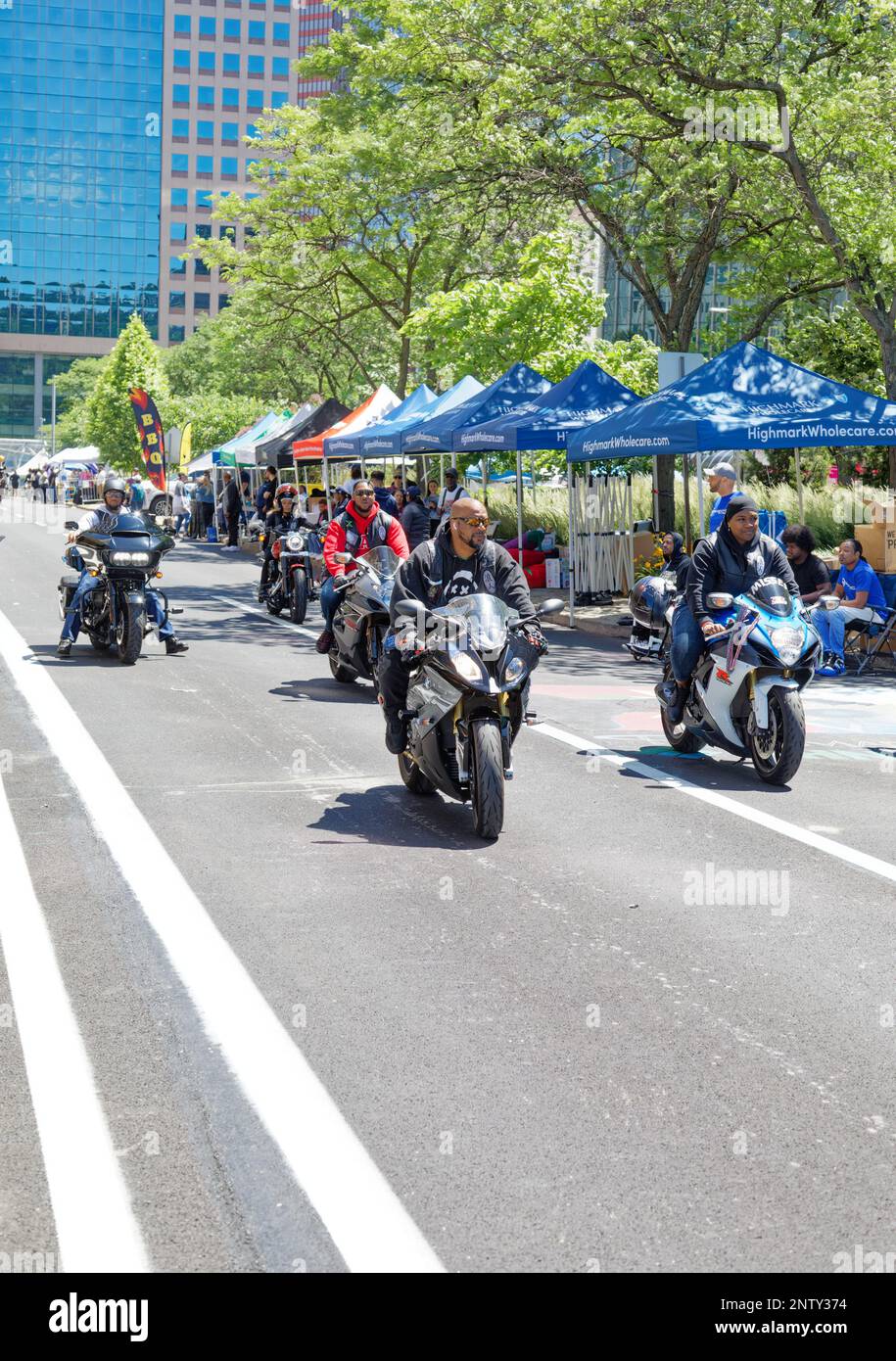 Buffalo Soldiers Motorcycle Club in Parade bei der 2022. Juneteenth-Feier in Pittsburgh, 18. Juni 2022. Liberty Avenue am Commonwealth Place. Stockfoto