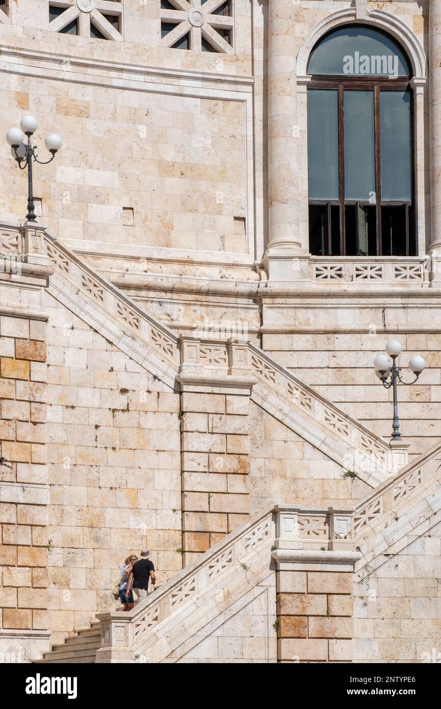 Ein Detail der Bastioni Saint Remy, ein Gebäude aus dem frühen XX. Jahrhundert, einer der Höhepunkte des historischen Zentrums von Cagliari, Sardinien, Italien Stockfoto