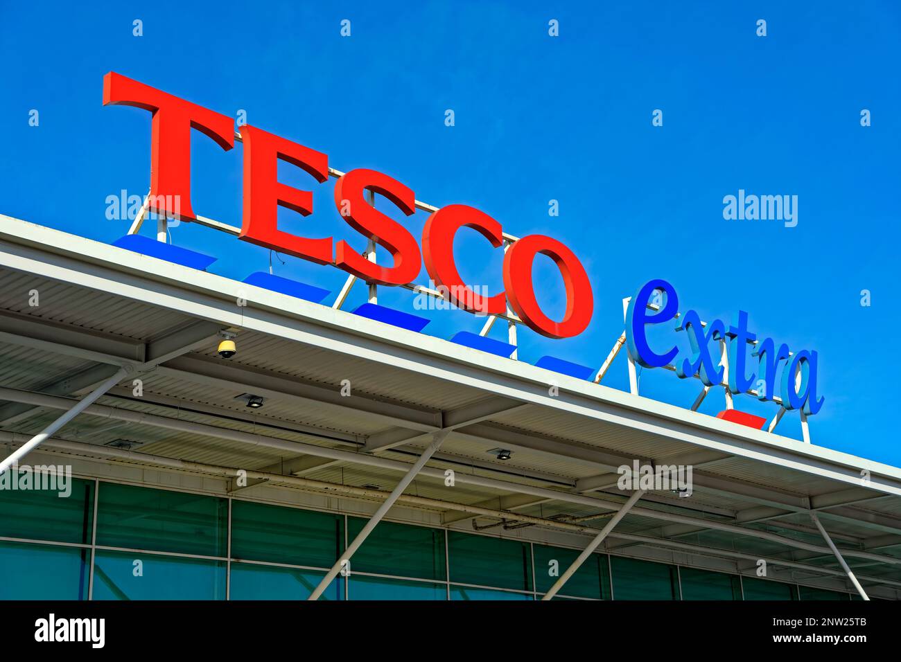 Tesco Extra Beschilderung. Stockfoto