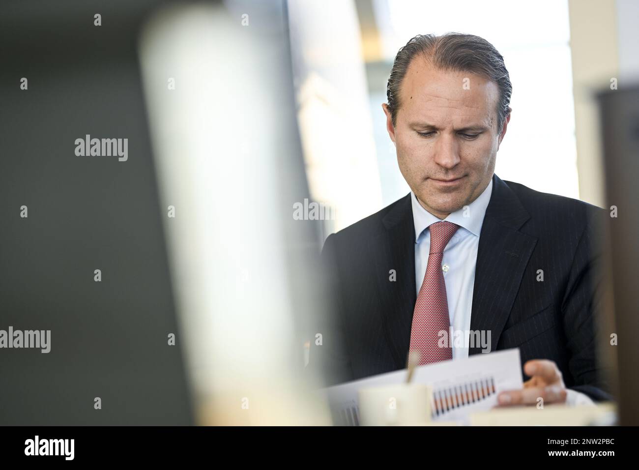 Antwerpen. Belgien, 28./02./2023, Ackermans und van Haaren Co-CEO, Co-Vorsitzender des Exekutivausschusses John-Eric Bertrand, bildeten auf einer Pressekonferenz die Ergebnisse der 2022-jährigen Veranstaltung von Ackermans & Van Haaren am Dienstag, den 28. Februar 2023 in Antwerpen. BELGA FOTO TOM GOYVAERTS Stockfoto