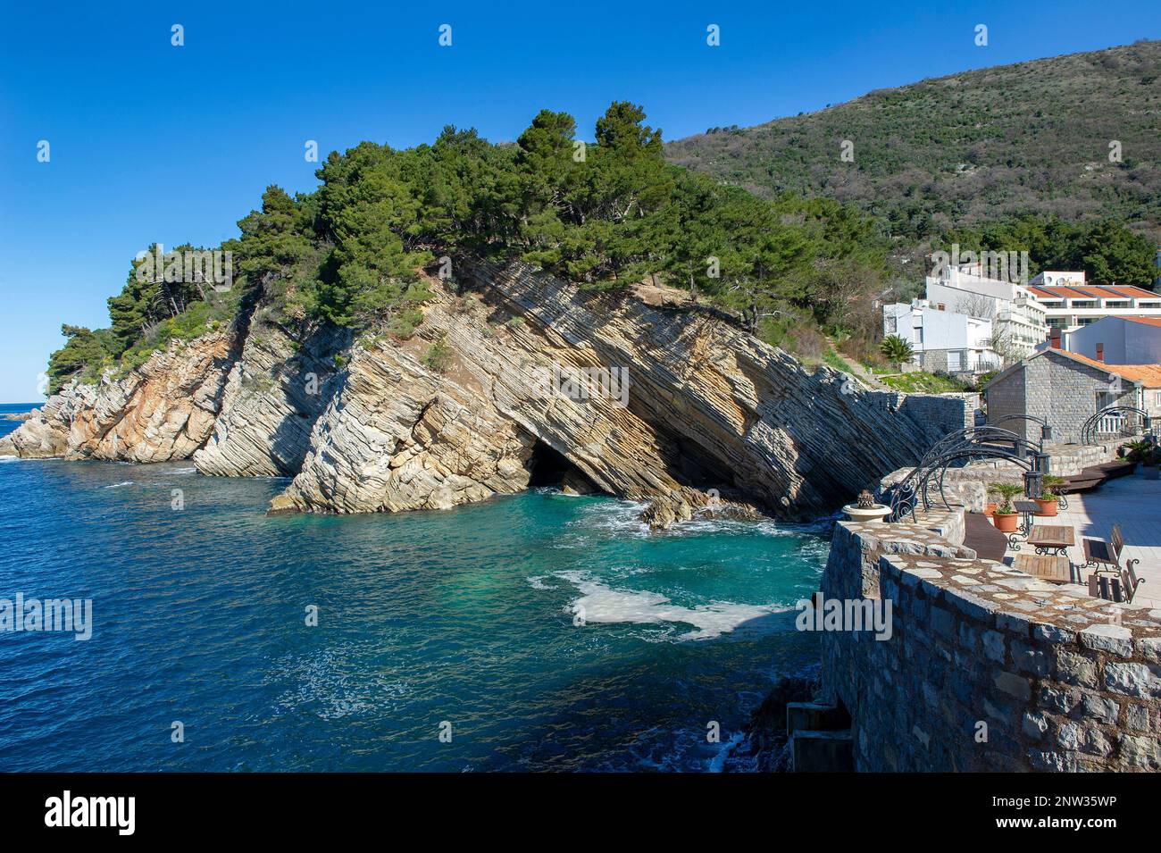 Die zerklüftete Küste in Petrovac, Montenegro Stockfoto