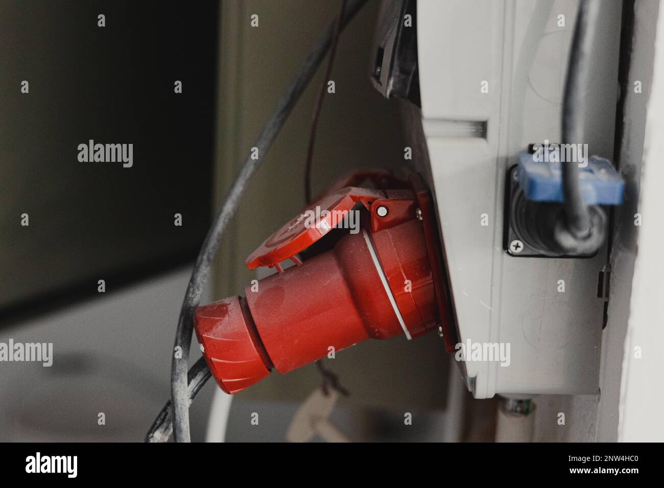 Nahaufnahme der Steckdose. Stromverteilung. Elektrische Ausrüstung. Stockfoto