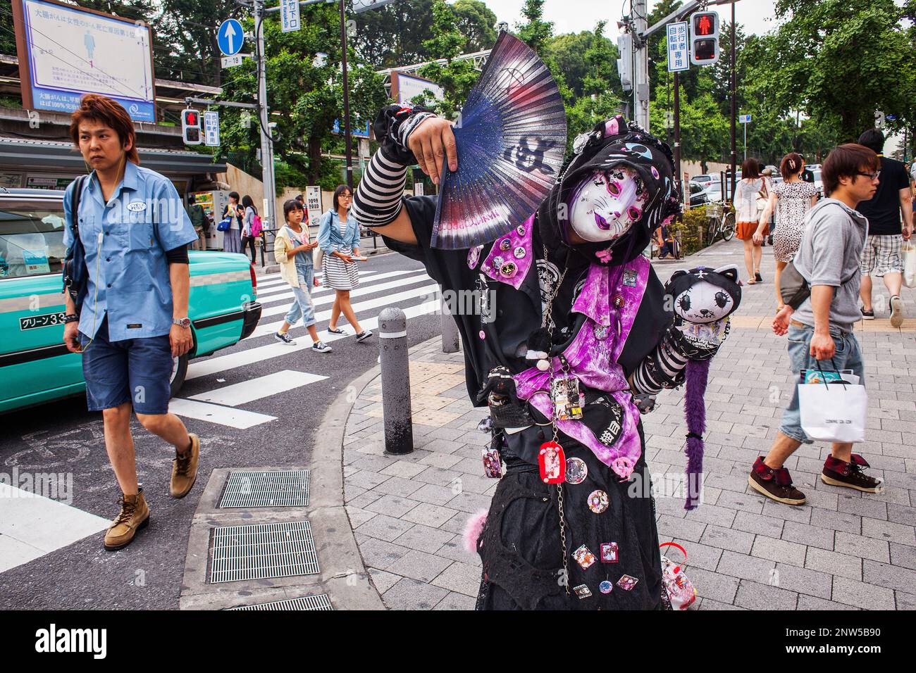 Jung und exzentrischen trendige Person in Takeshita Dori.Tokyo Stadt, Japan, Asien Stockfoto