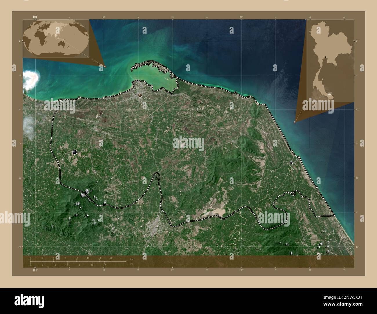 Pattani, Provinz Thailand. Satellitenkarte mit niedriger Auflösung. Standorte der wichtigsten Städte der Region. Eckkarten für zusätzliche Standorte Stockfoto