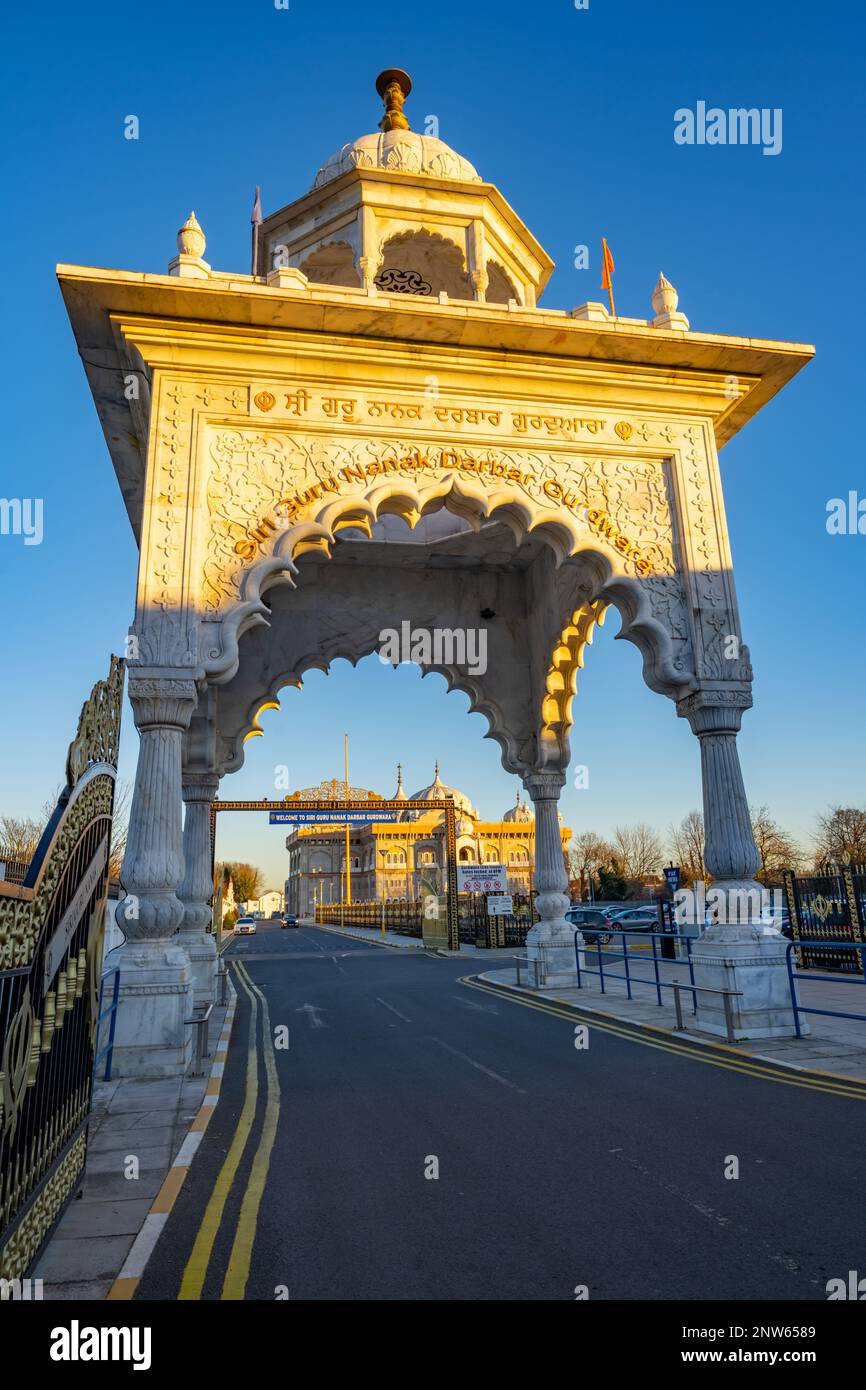 Das neue Marmor-Tor in der Sikh Gurdwara in Gravesend, Kent Stockfoto