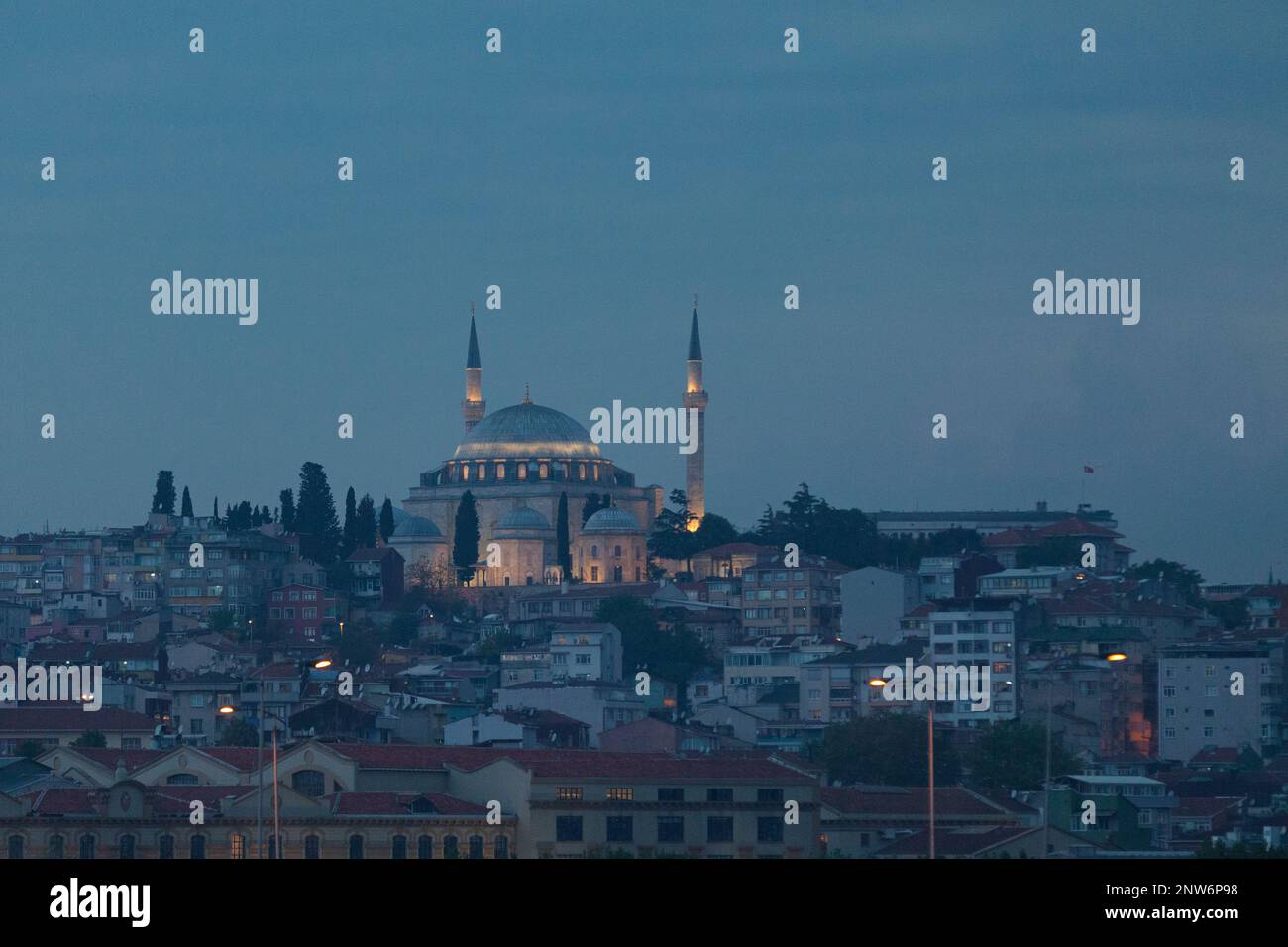 Die Yavuz Selim Moschee, auch bekannt als Selim I Moschee, und die Yavuz Sultan Selim Moschee ist eine osmanische Kaisermoschee aus dem 16. Jahrhundert, die sich am To befindet Stockfoto