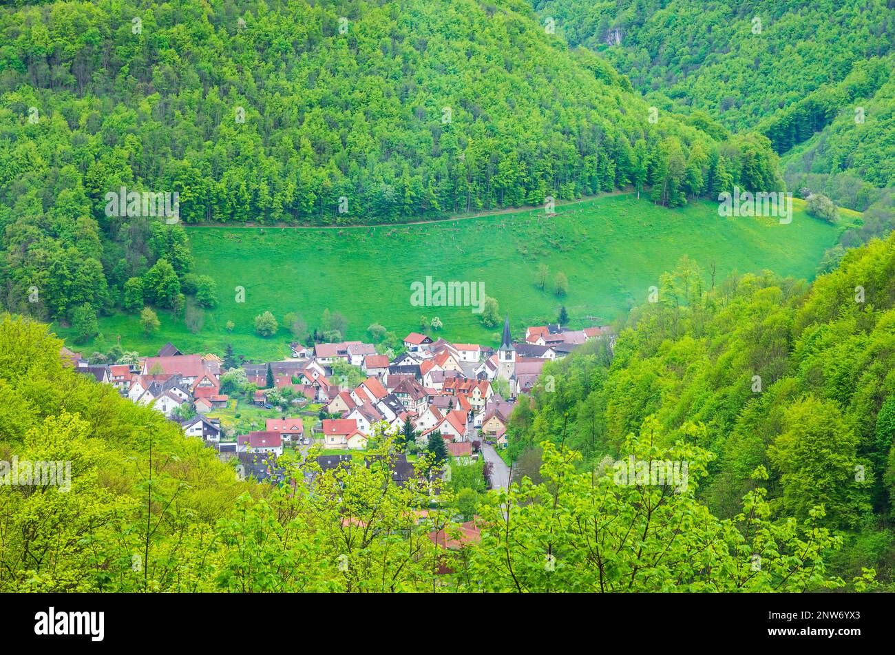 Das Dorf Gutenberg, ein Dorf der Gemeinde Lenningen an der Schwäbischen Alb, Baden-Württemberg, Deutschland, Europa. Stockfoto
