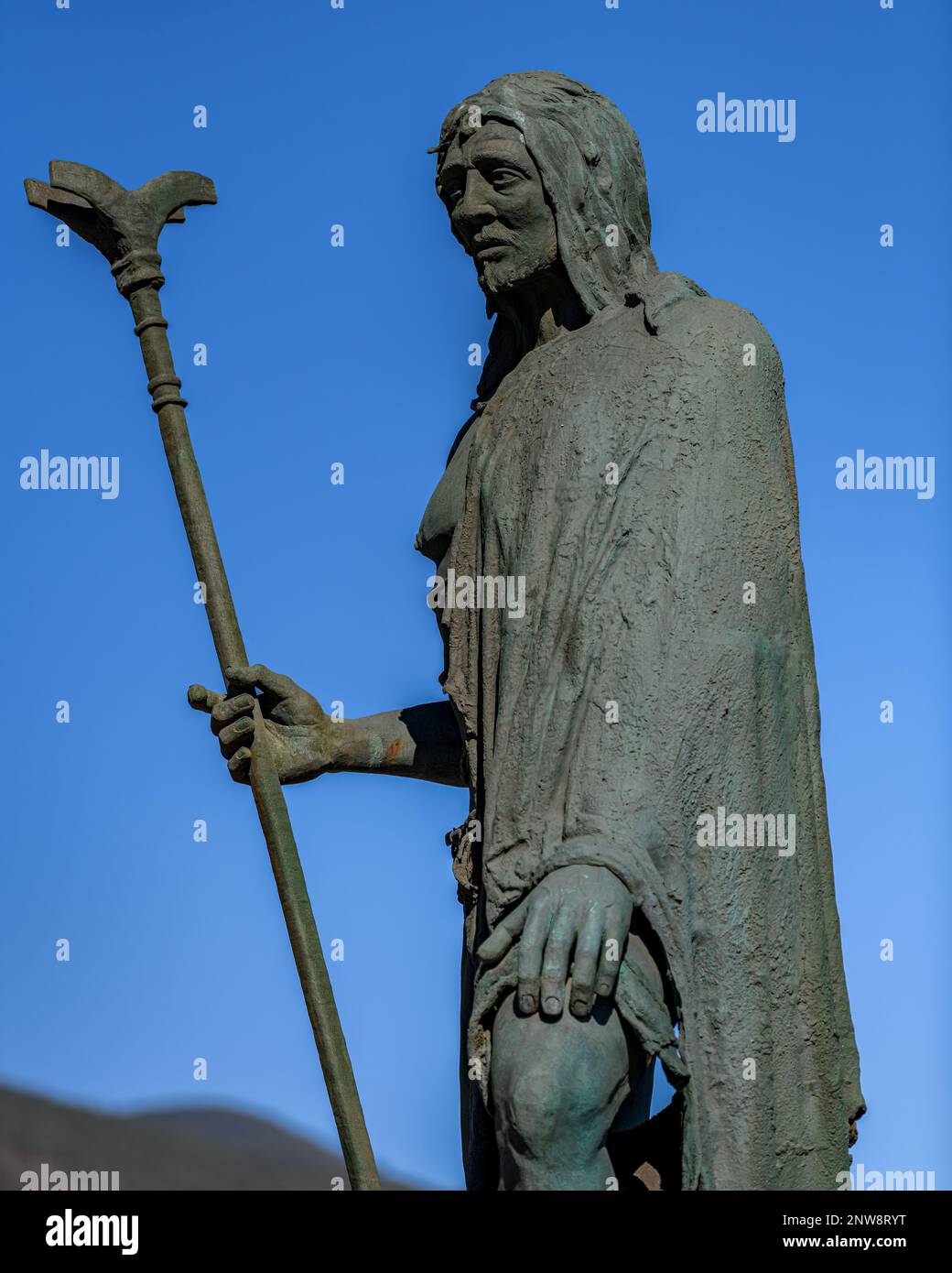 José Abads 1993 Bronzestatue von Tegueste, ein Guanche-König von Menceyato de Tegueste, auf der Plaza de la Patrona de Canarias, Candelaria, Teneriffa Stockfoto