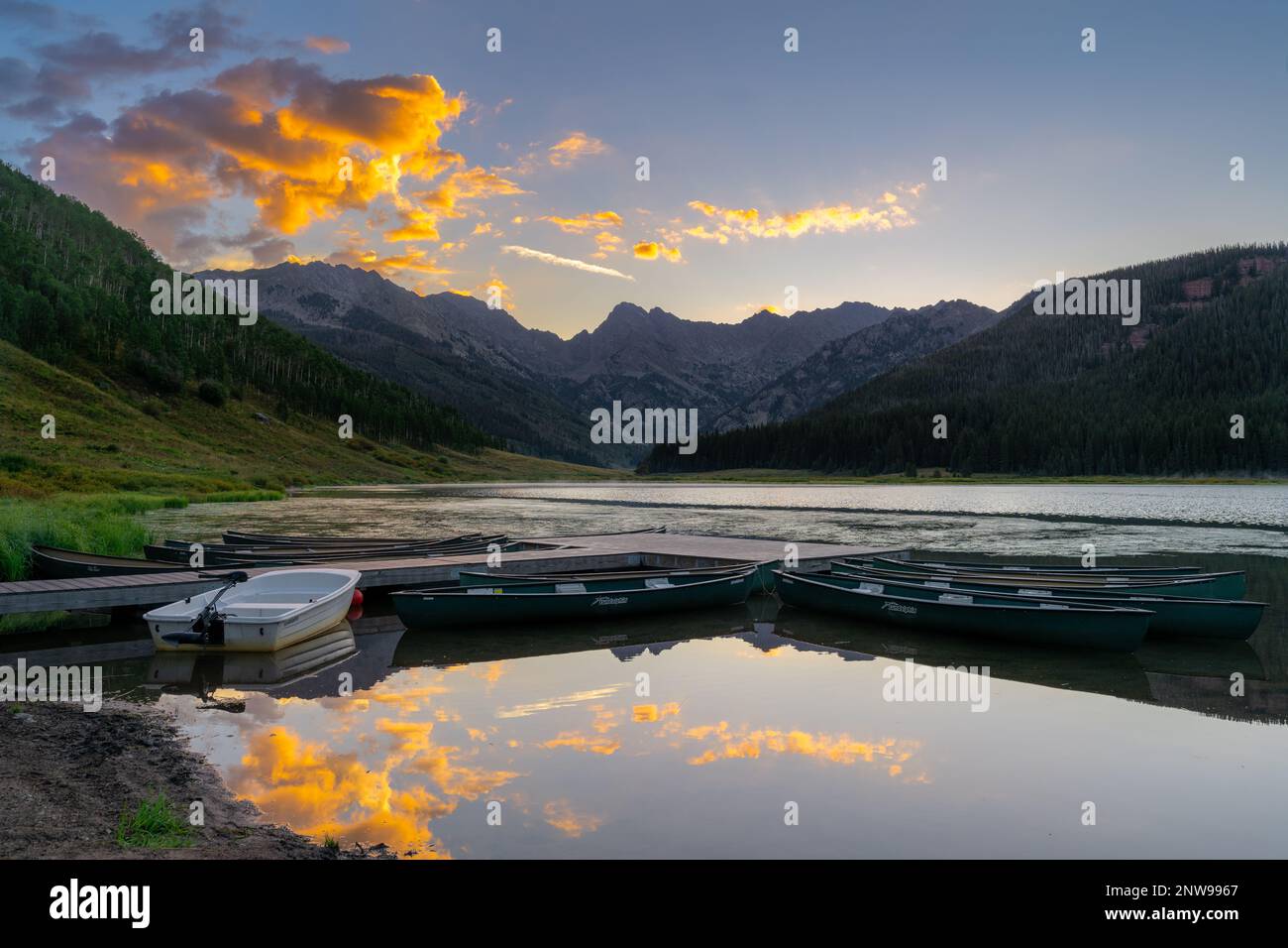 Piney Lake Sonnenaufgang bei Vail Colorado Stockfoto