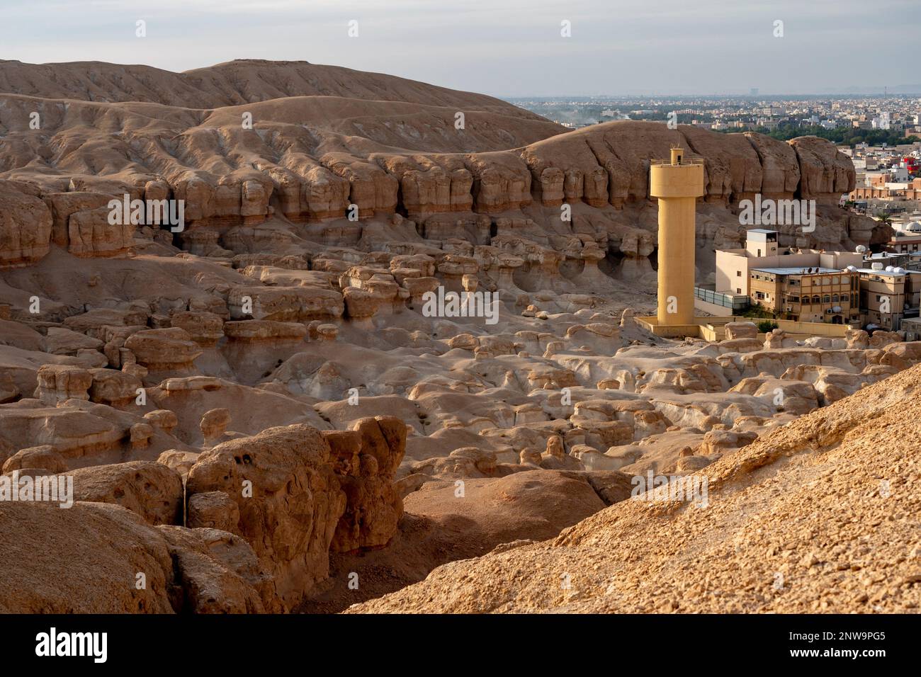 Al Qarah Mountain, schöner und historischer Ort für einen Besuch und eine Wanderung, Saudi-Arabien, 19. Januar 2022. (CTK Photo/Ondrej Zaruba) Stockfoto