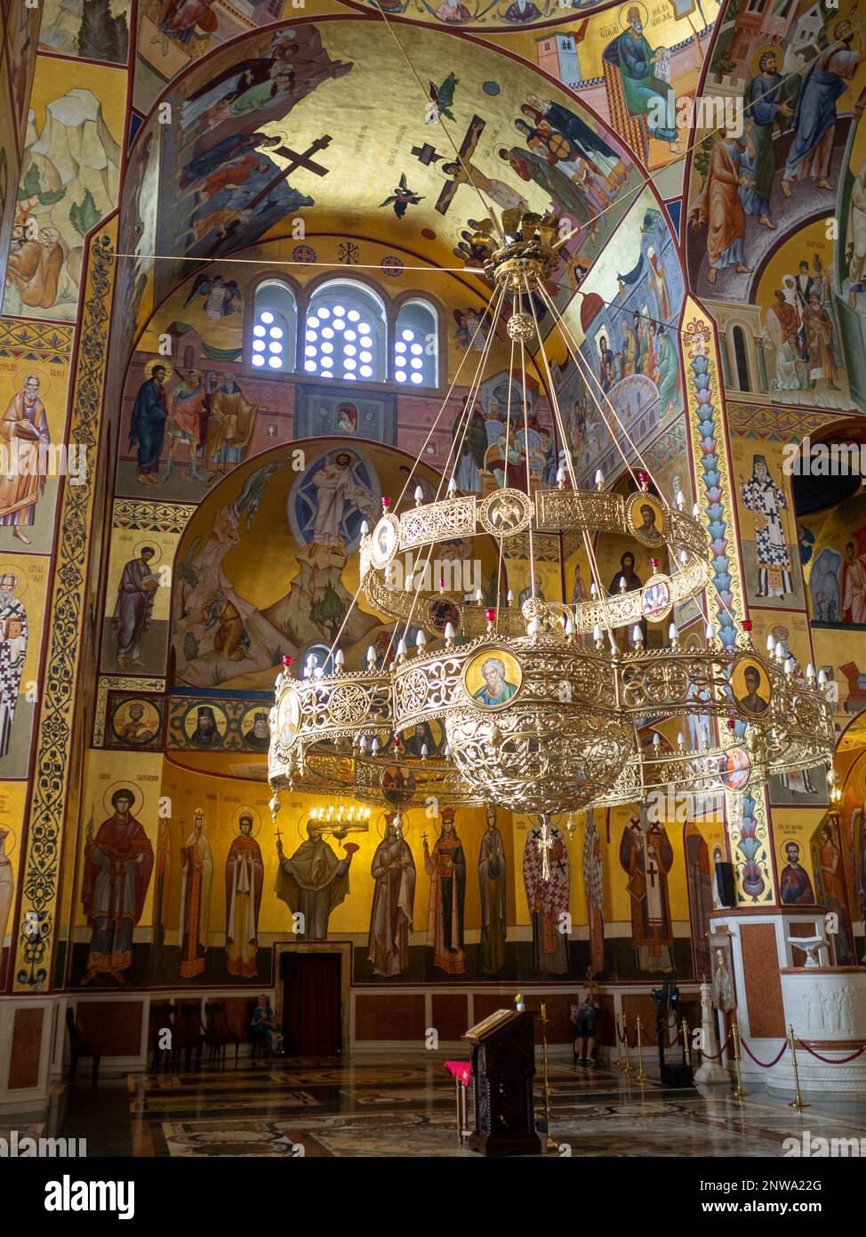 Innere der Kathedrale der Auferstehung Christi, Podgorica Stockfoto