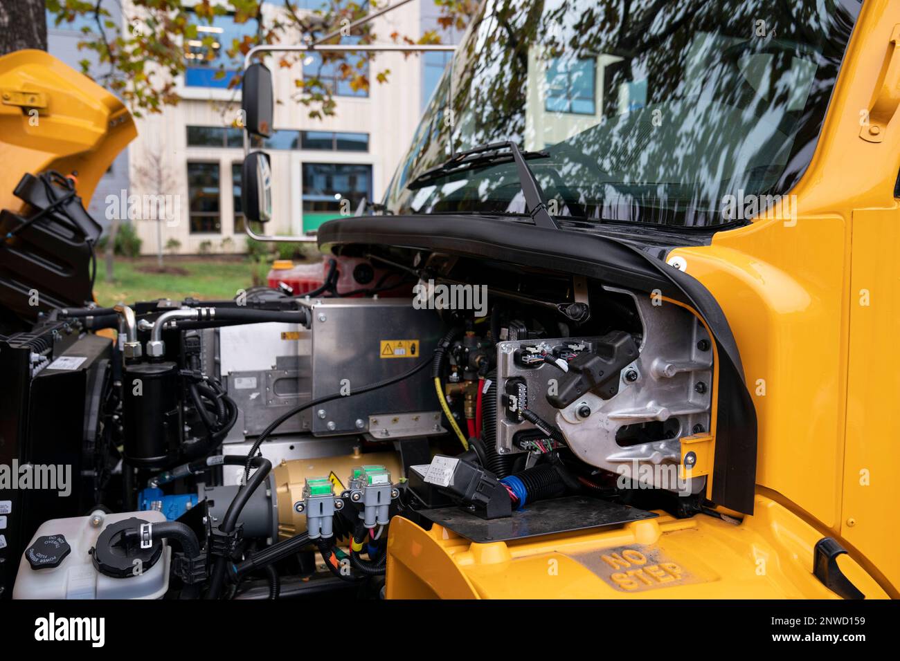 Das Innere eines neuen elektrischen Schulbusses an der John Lewis Grundschule in Washington, DC, am 26. Oktober 2022. Die Regierung Biden wird Schulbezirken $1 Milliarden Dollar für den Kauf von Elektrobussen gewähren. Kredit: Sarah Silbiger/CNP/MediaPunch Stockfoto