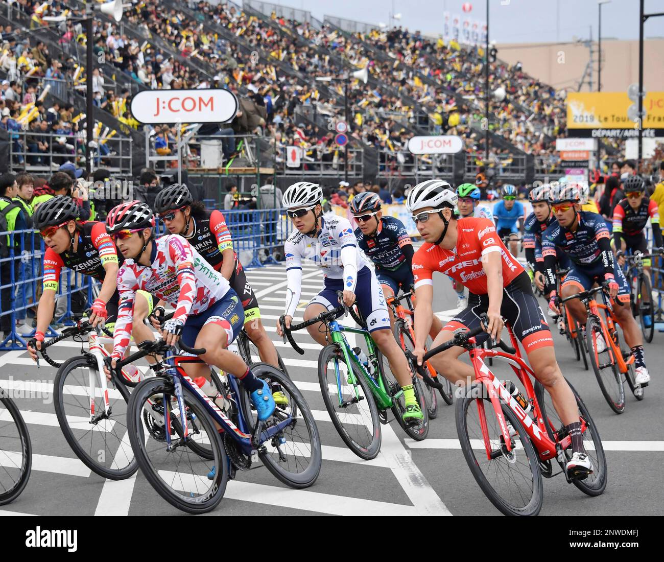 Racers compete during Le Tour de France SAITAMA CRITERIUM, an international cycling race, at the Saitama New Urban Center in Saitama City, Saitama Prefecture on November 4, 2018. Alejandro Valverde of Spain won the event. ( The Yomiuri Shimbun via AP Images ) Stockfoto