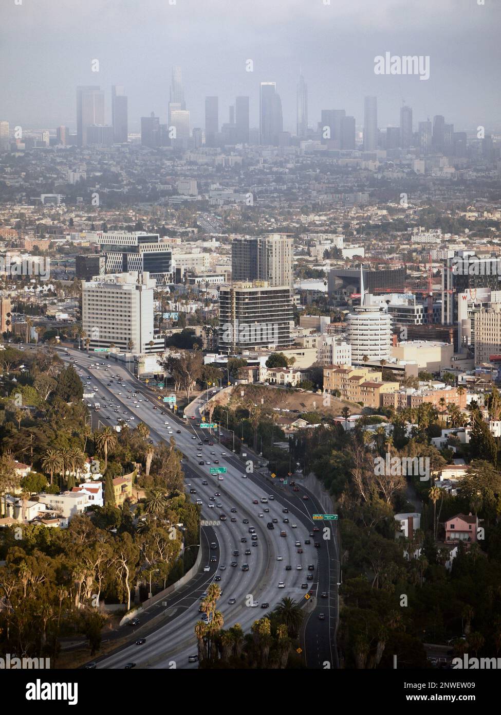 Der 101 Freeway ins Zentrum von Los Angeles, vom Jerome C Daniel Overlook, 31. Juli 2017 Stockfoto