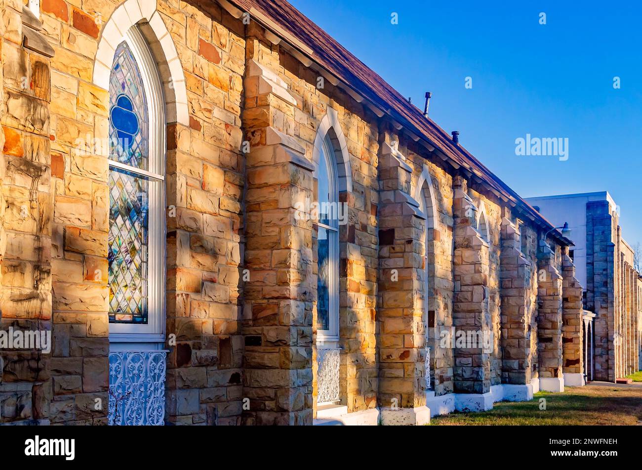Die erste christliche Kirche ist im historischen Bezirk Leinkauf am 6. Januar 2023 in Mobile, Alabama, zu sehen. Stockfoto