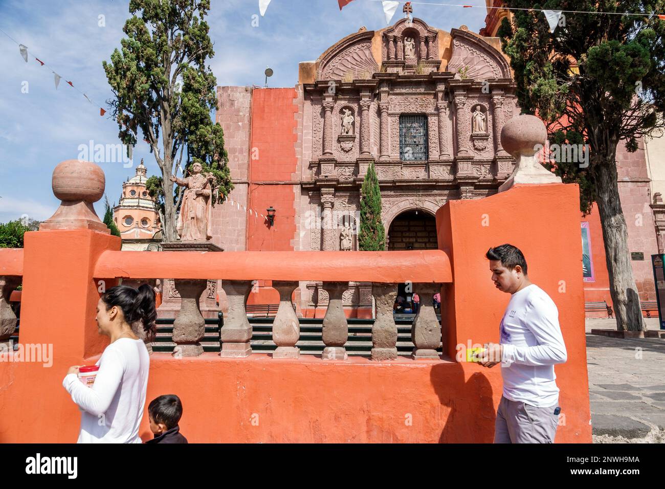 San Miguel de Allende Guanajuato Mexiko, historisches Zentrum Zona Centro, Oratorio de San Felipe Neri Oratorium, Kirche, 1712 18. Jahrhundert, Mann Stockfoto