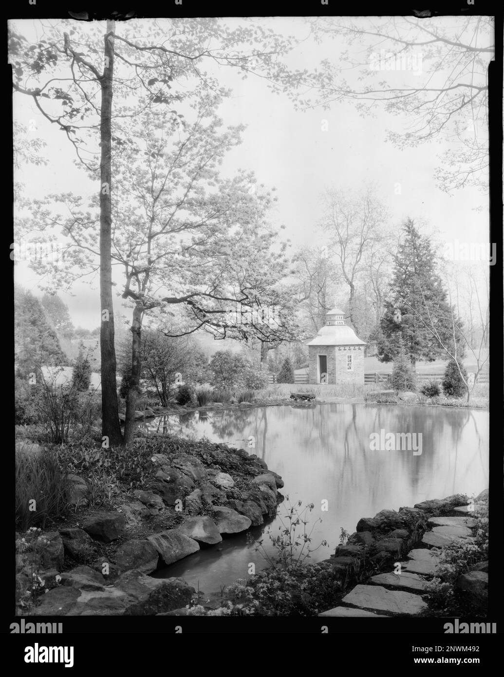 Lochiel, Gordonsville, Orange County, Virginia. Carnegie Survey of the Architecture of the South (Carnegie-Umfrage zur Architektur des Südens). United States Virginia Orange County Gordonsville, Seen und Teiche, Anwesen. Stockfoto