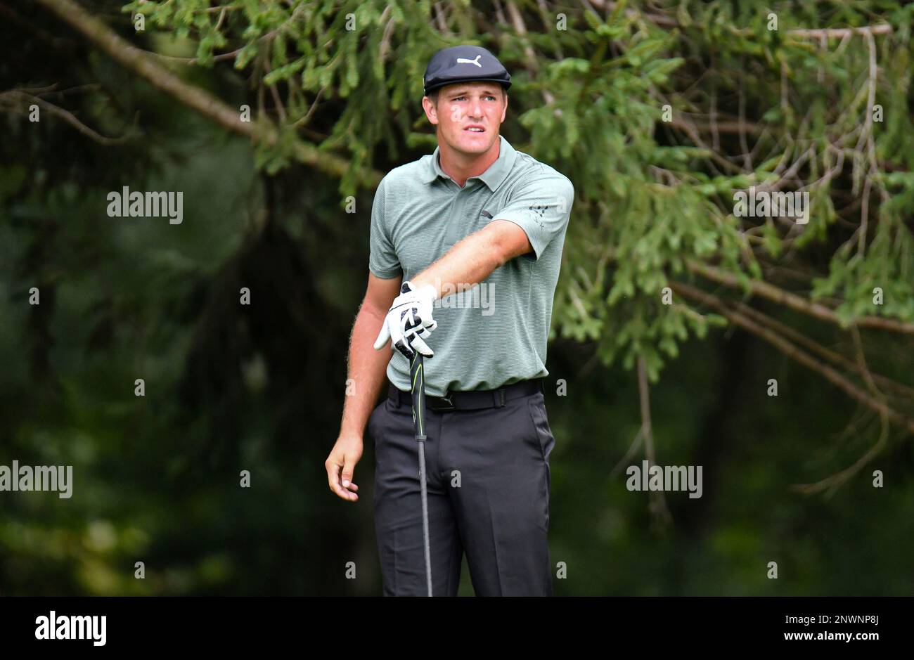 Friday September 7, 2018: Bryson DeChambeau follows his tee shot on the 4th hole during the second round of the BMW Championship at Aronimink Golf Course in Newtown Square, Pennsylvania. Gregory Vasil/CSM(Credit Image: © Gregory Vasil/CSM via ZUMA Wire) (Cal Sport Media via AP Images) Stockfoto